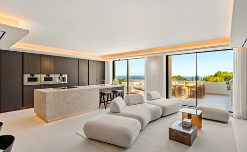 Penthouse in Marbella, Andalusia, Spain 1