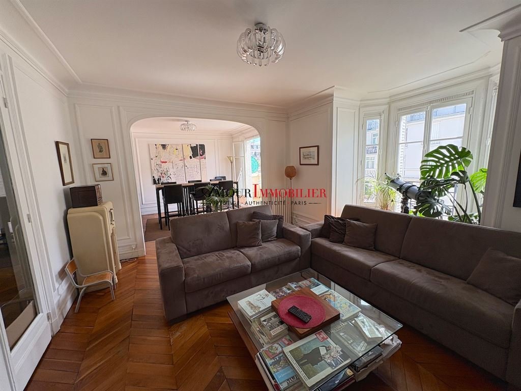 Apartment in La Fourche-Guy Môquet, Paris 17e Arrondissement, Paris 5 - 18517443