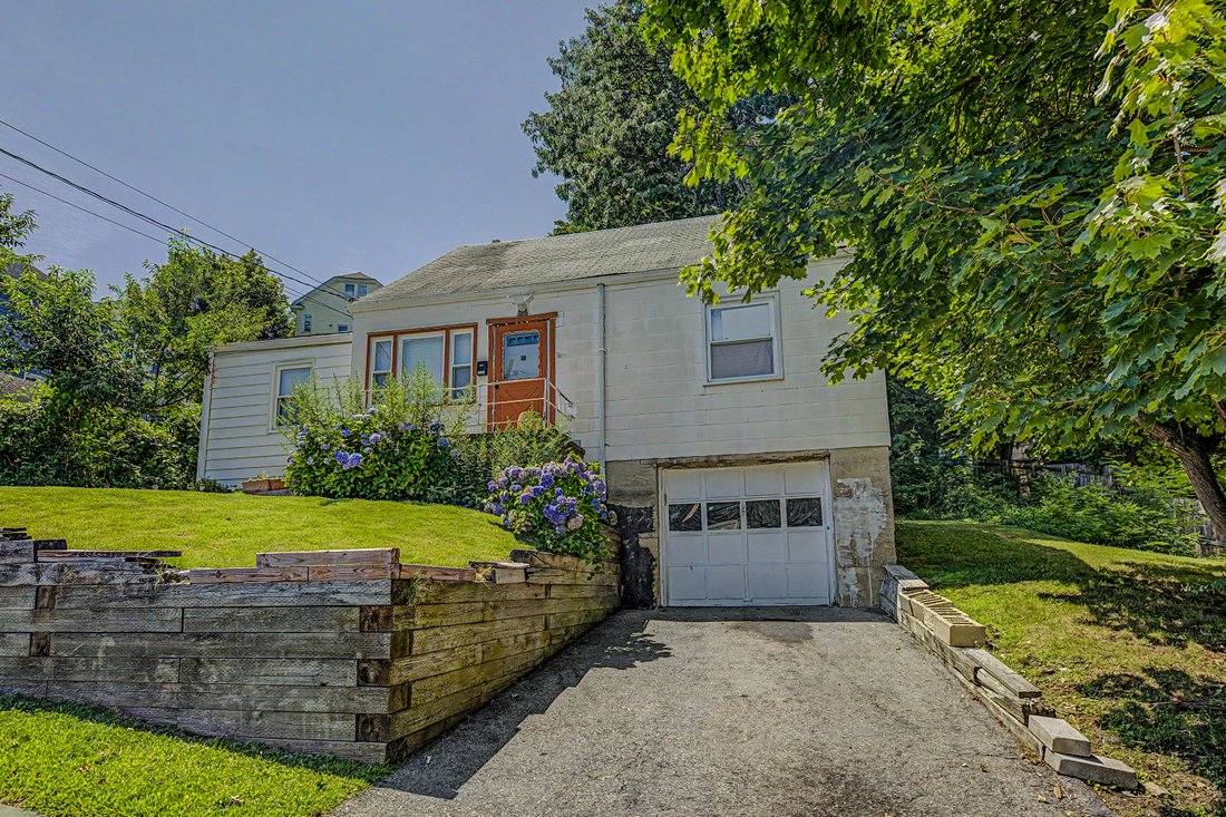 House in Yonkers, New York, United States 3 - 18516989