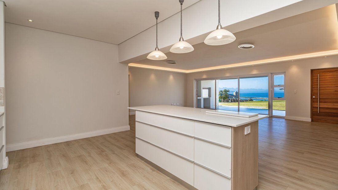 House in Plettenberg Bay, Western Cape, South Africa 5 - 18520323