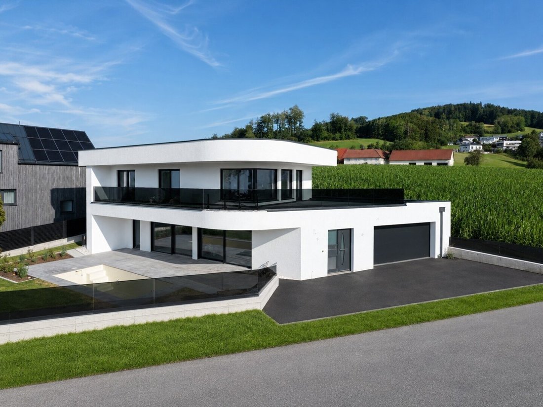 Villa in Lichtenberg, Upper Austria, Austria 1 - 16446682