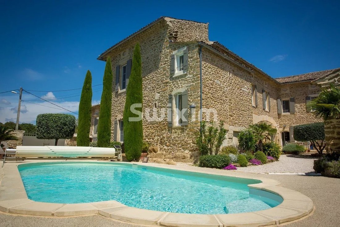 Grignan, Auvergne-Rhône-Alpes, France 1 - 18521383