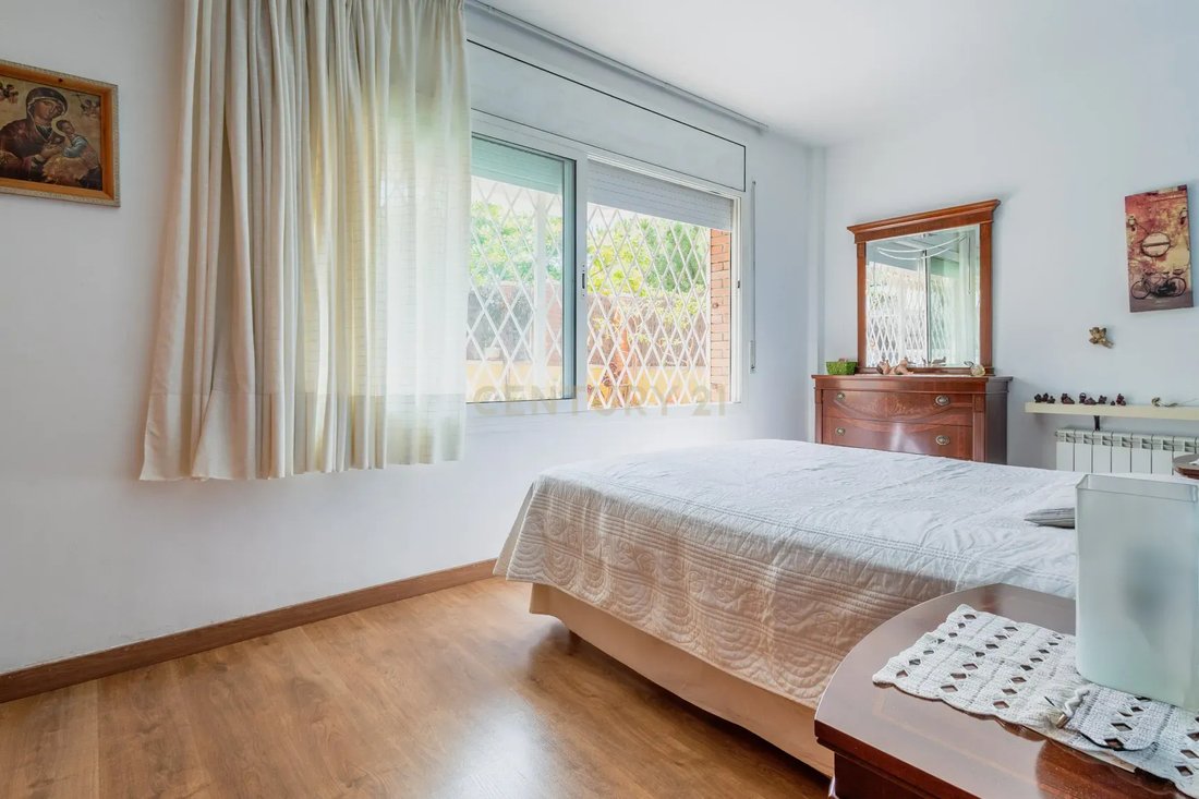Apartment in Sant Feliu de Llobregat, Catalonia, Spain 3 - 18344445
