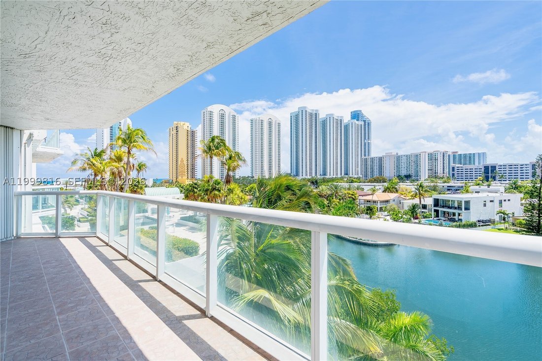 Condo in Sunny Isles Beach, Florida, United States 1 - 17696986