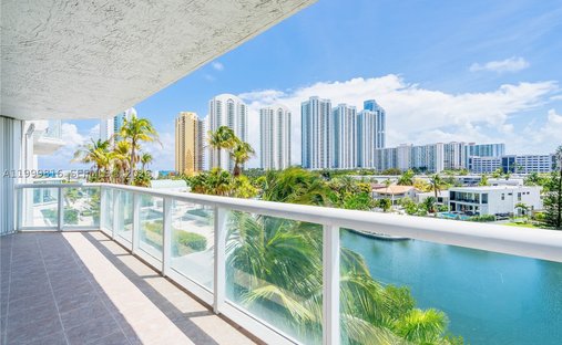 Eigentumswohnung in Sunny Isles Beach, Florida, Vereinigte Staaten 1