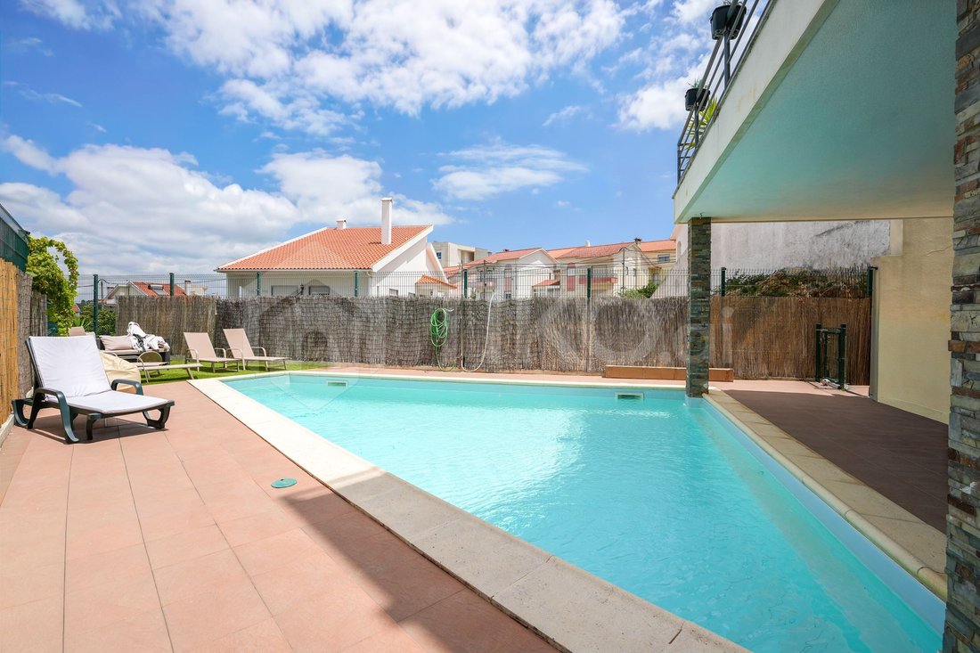 Villa in Ramada e Canecas, Lisbon, Portugal 1 - 18498264