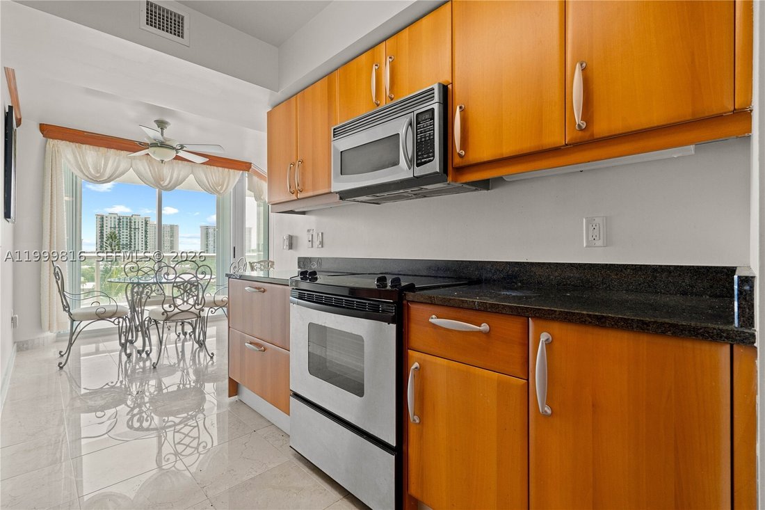 Condo in Sunny Isles Beach, Florida, United States 5 - 17696986