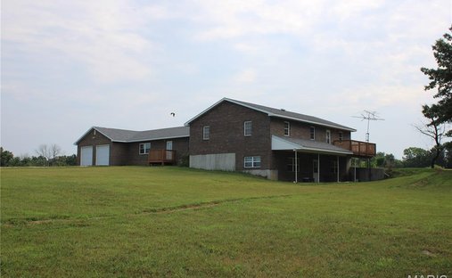House in Stoutsville, Missouri, United States 1