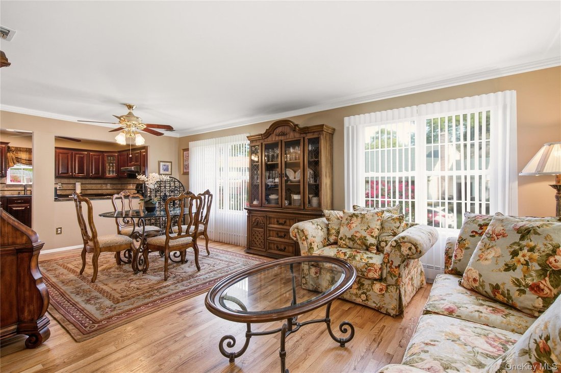 House in Centerport, New York, United States 4 - 18522435