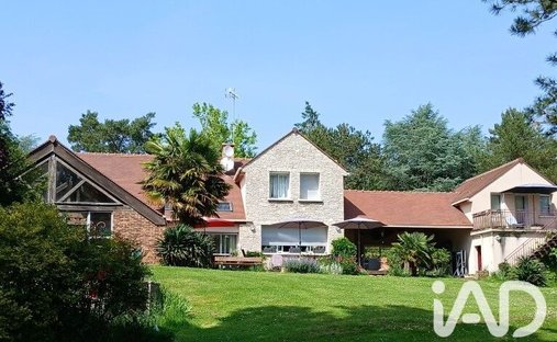 House in Le Val-Saint-Germain, Ile-de-France, France 1