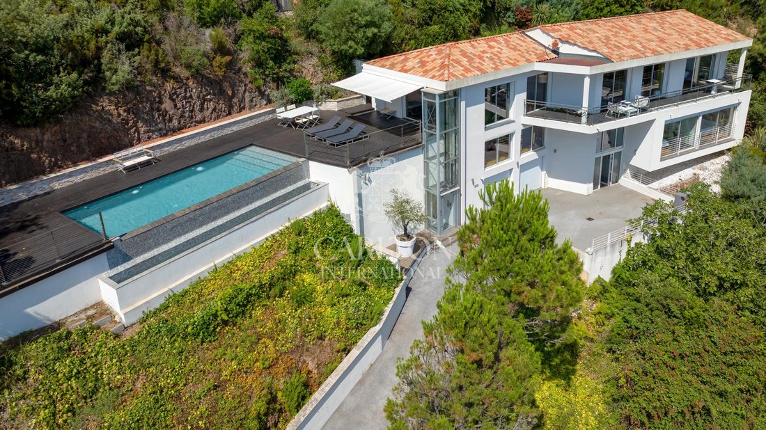 Villa in Théoule-sur-Mer, Provence-Alpes-Côte d'Azur, France 2 - 18488967