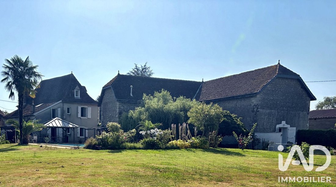 House in Gouze, Mont, France 1 - 18521841