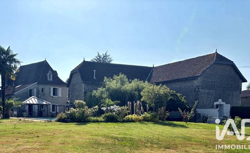House in Gouze, Mont, France 1