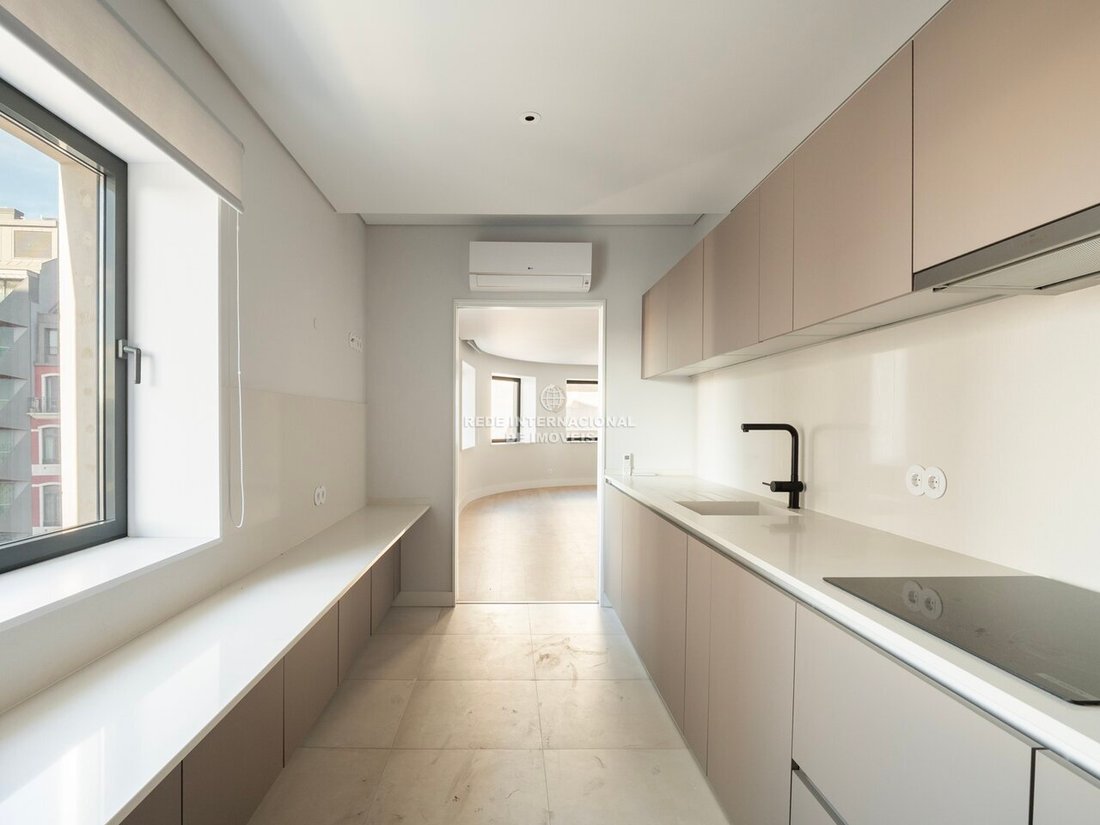 Apartment in Arroios, Lisbon, Portugal 2 - 17972865