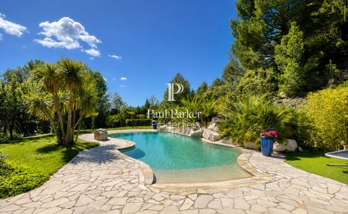 Villa in Comtale-Cente-Cours Mirabeau, Aix-en-Provence, France 1