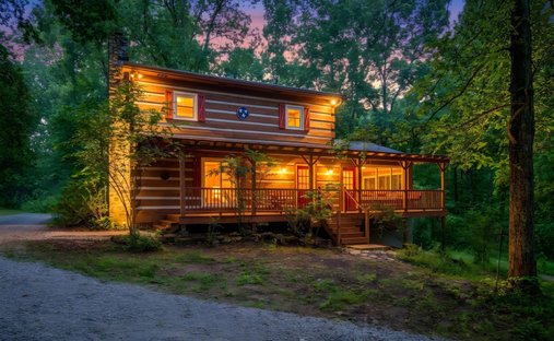 House in White Bluff, Tennessee, United States 1