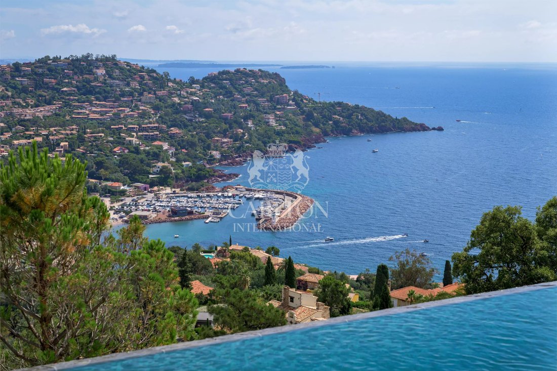 Villa in Théoule-sur-Mer, Provence-Alpes-Côte d'Azur, France 1 - 18488967