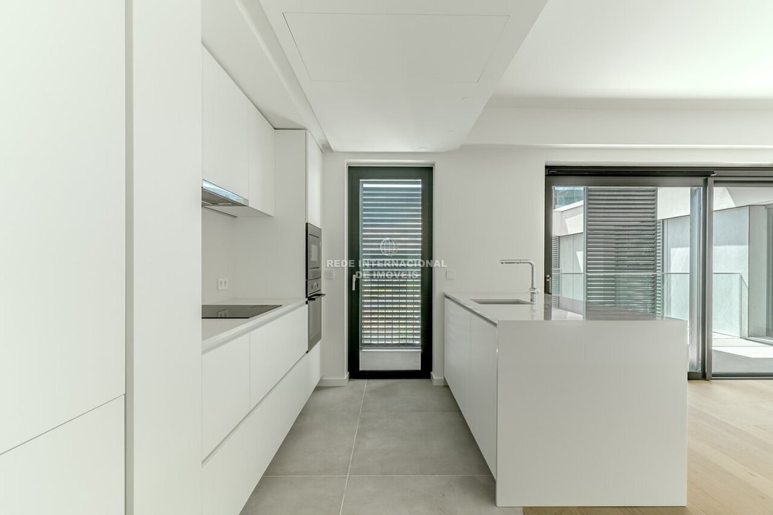 Apartment in Avenidas Novas, Lisbon, Portugal 5 - 18099123
