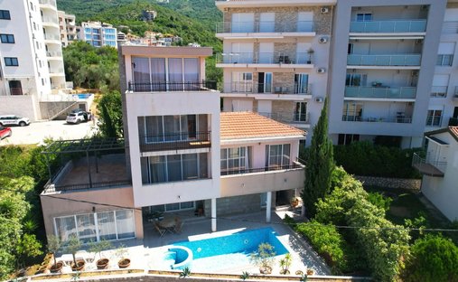 Villa a Bečići, Budua, Montenegro 1
