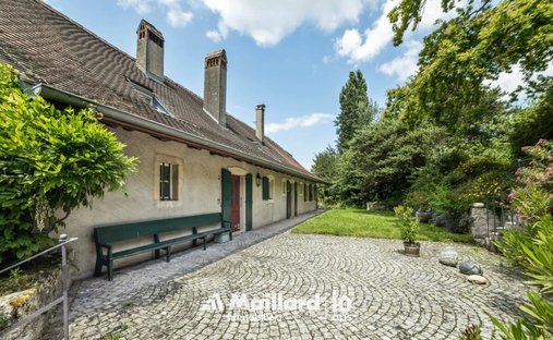 House in Suchy, Vaud, Switzerland 1