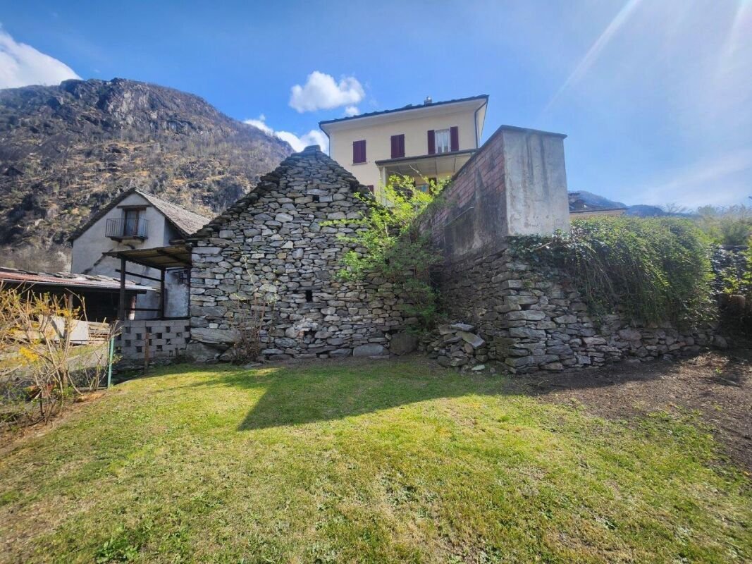 House in Avegno Gordevio, Ticino, Switzerland 2 - 18523649