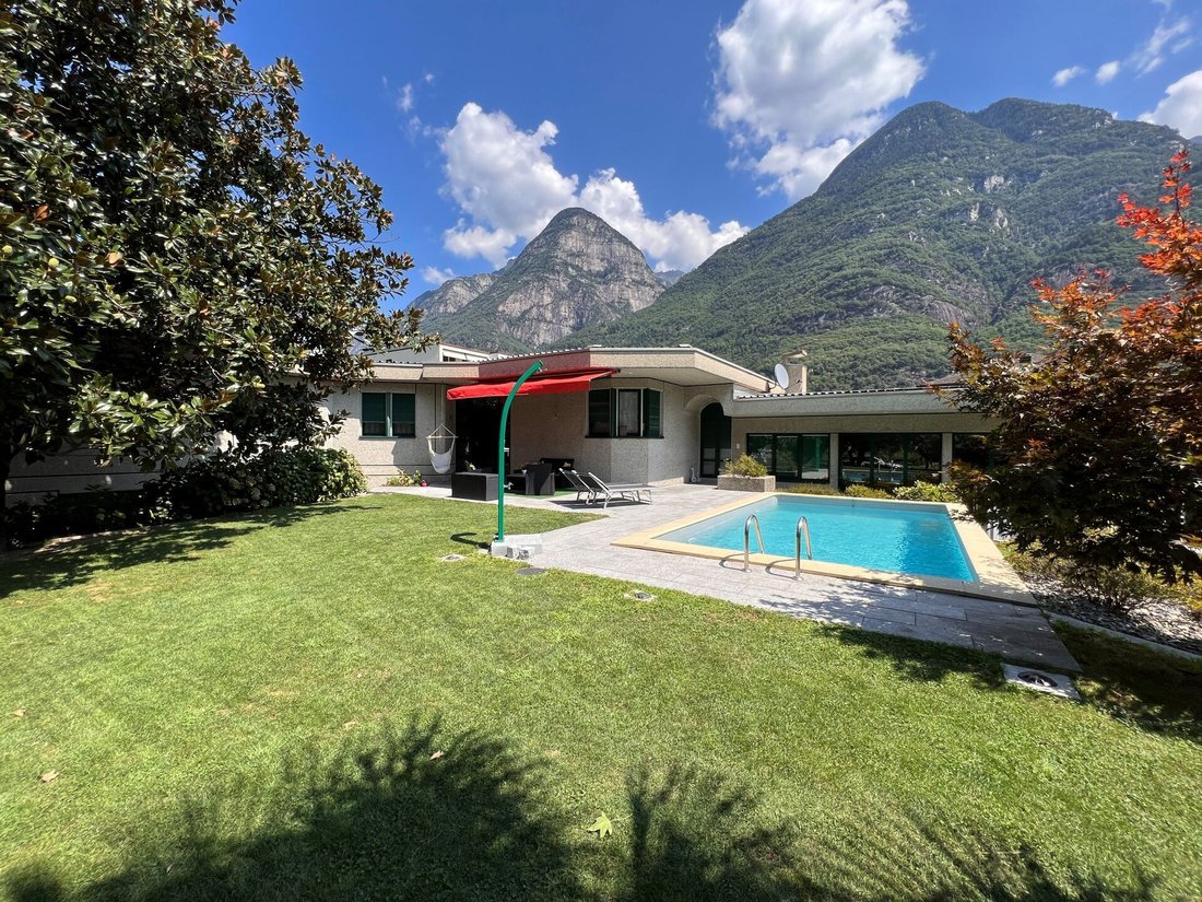 Villa in Riviera, Ticino, Switzerland 1 - 18523273