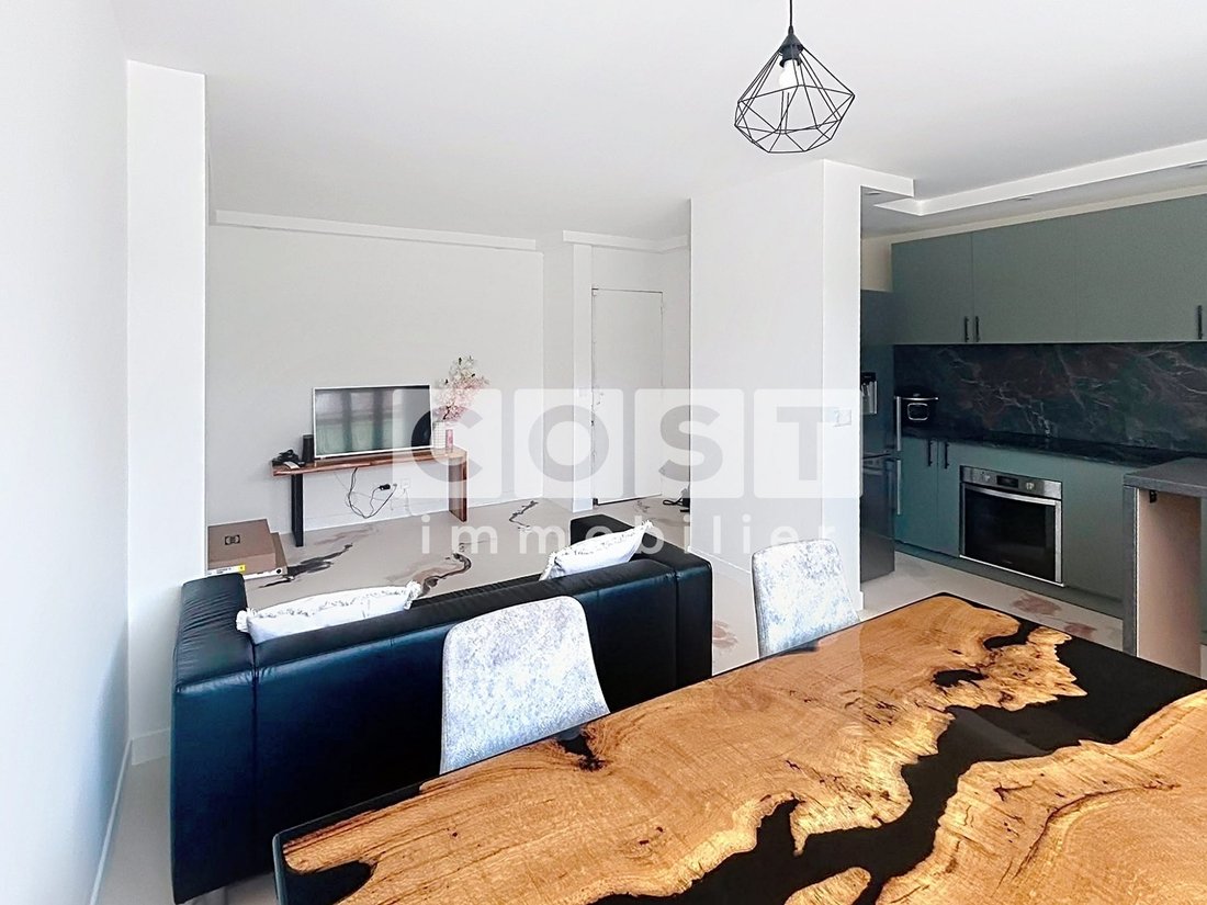 Apartment in Bois-Colombes, Ile-de-France, France 1 - 18522694