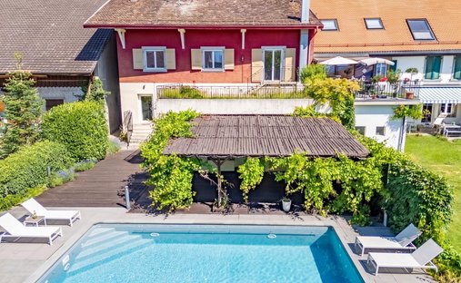 House in Gilly, Vaud, Switzerland 1