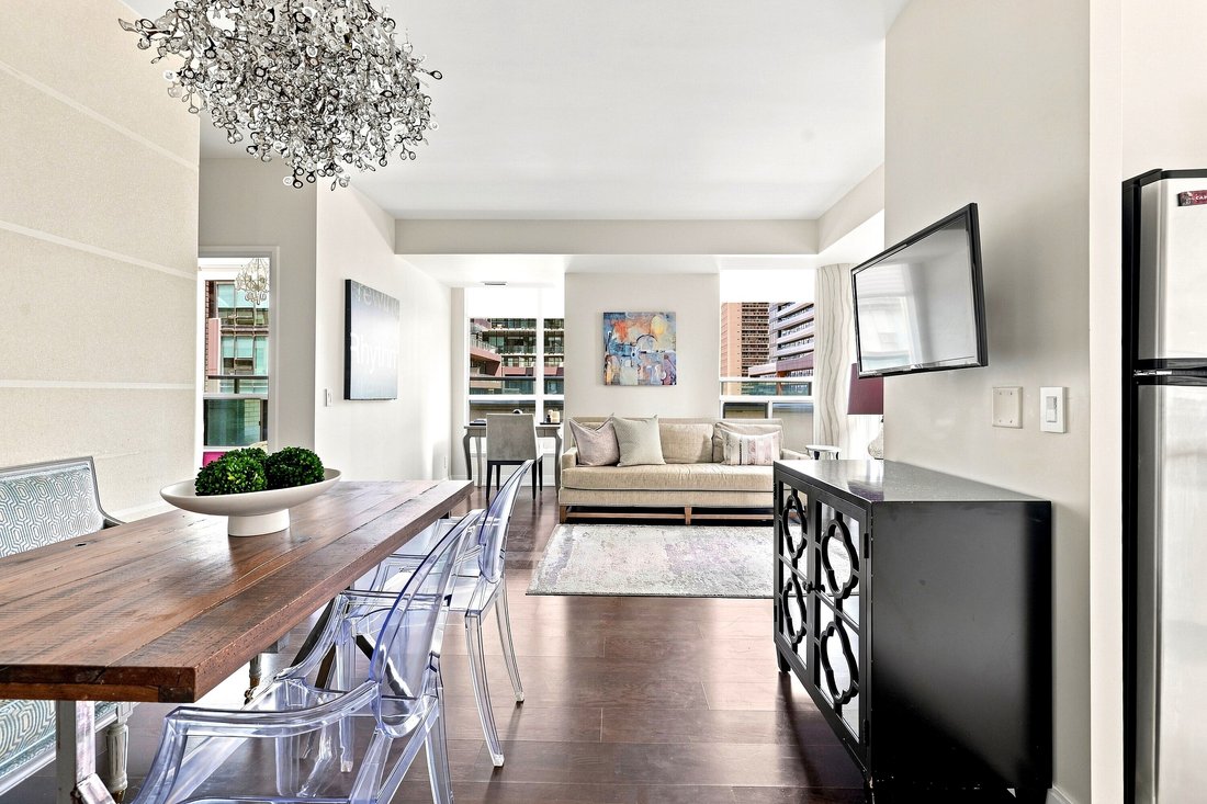 Condo in Toronto, Ontario, Canada 2 - 18522950