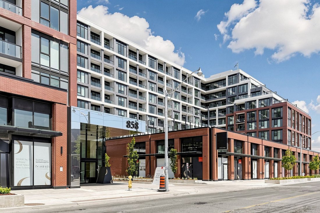 Condo in Toronto, Ontario, Canada 2 - 18522958
