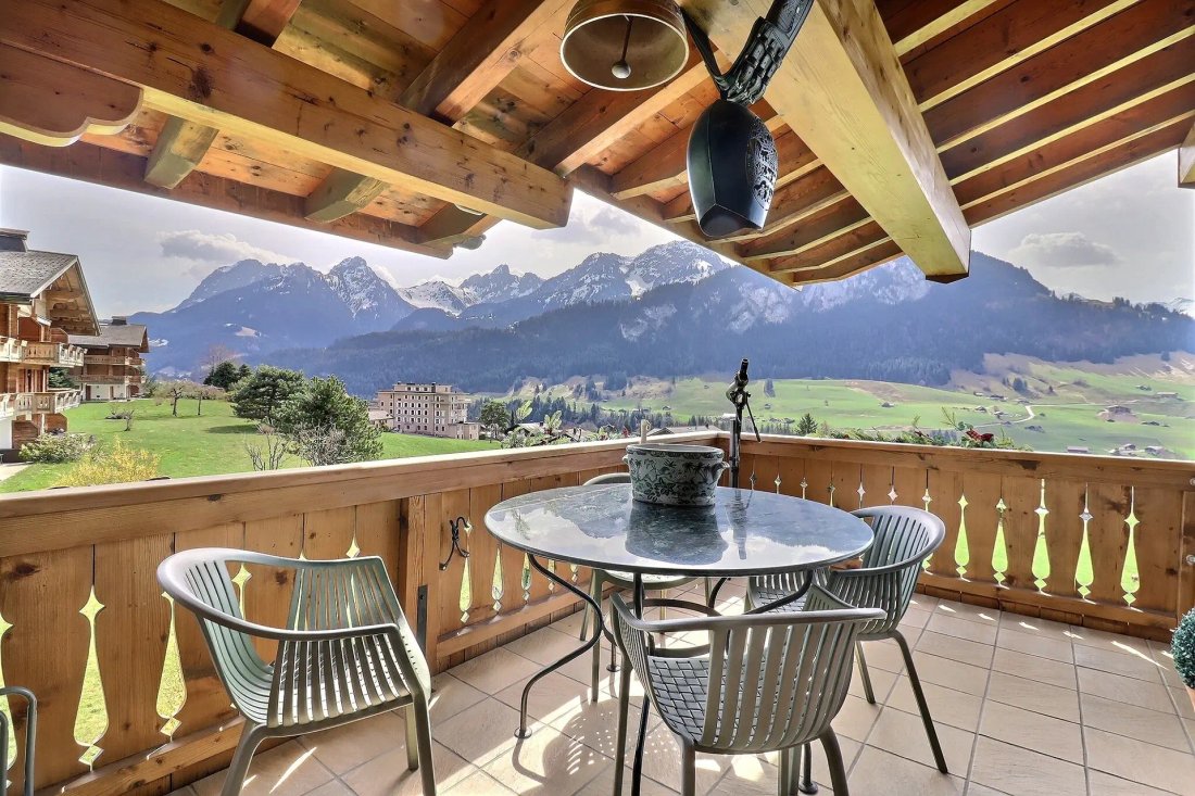 Castle in Château-d'Oex, Vaud, Switzerland 1 - 18522972