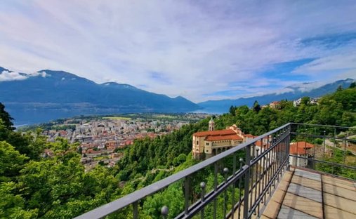 Schloss in Orselina, Tessin, Schweiz 1