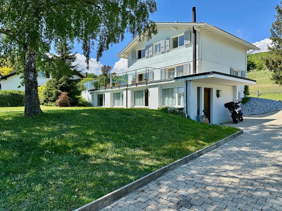 Villa in Givrins, Vaud, Switzerland 1 - 18523223
