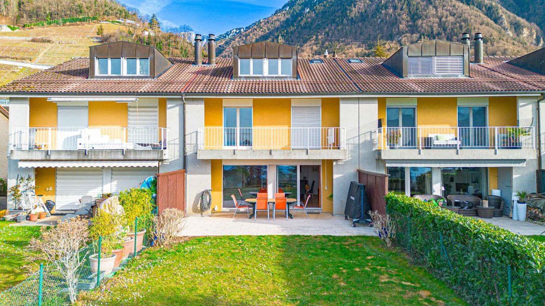 Villa in Villeneuve, Vaud, Switzerland 1 - 18523420
