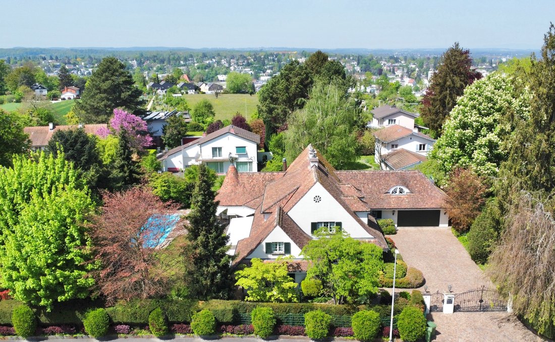 Villa in Binningen, Basel-Landschaft, Switzerland 2 - 18523748