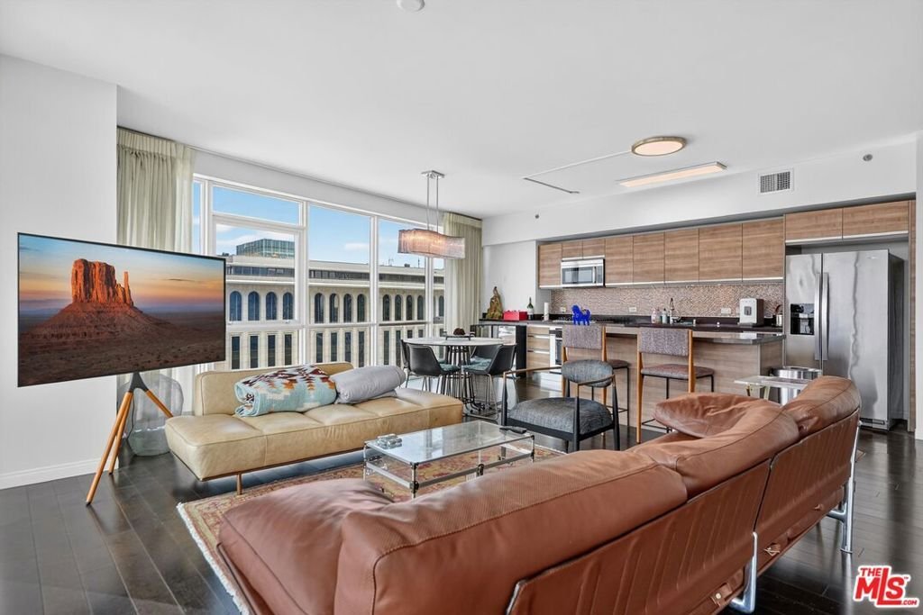 Condo in Los Angeles, California, United States 3 - 18442347