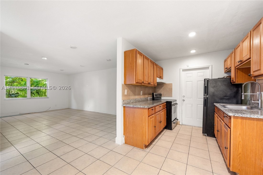 Fort Lauderdale, Florida, United States 5 - 18524711