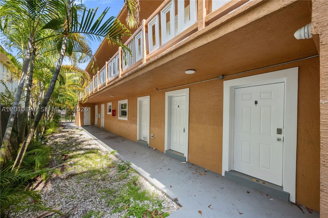 Fort Lauderdale, Florida, United States 2 - 18524711