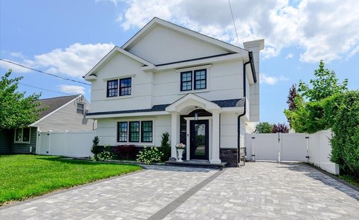 House in Massapequa, New York, United States 1