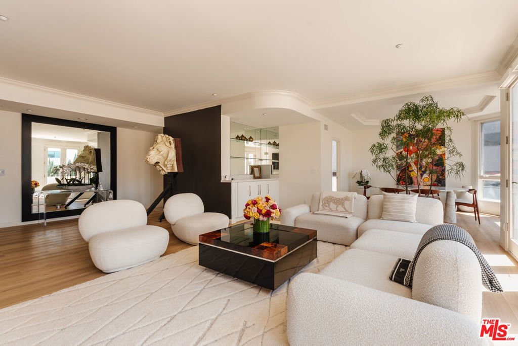 Condo in Beverly Hills, California, United States 3 - 18524398