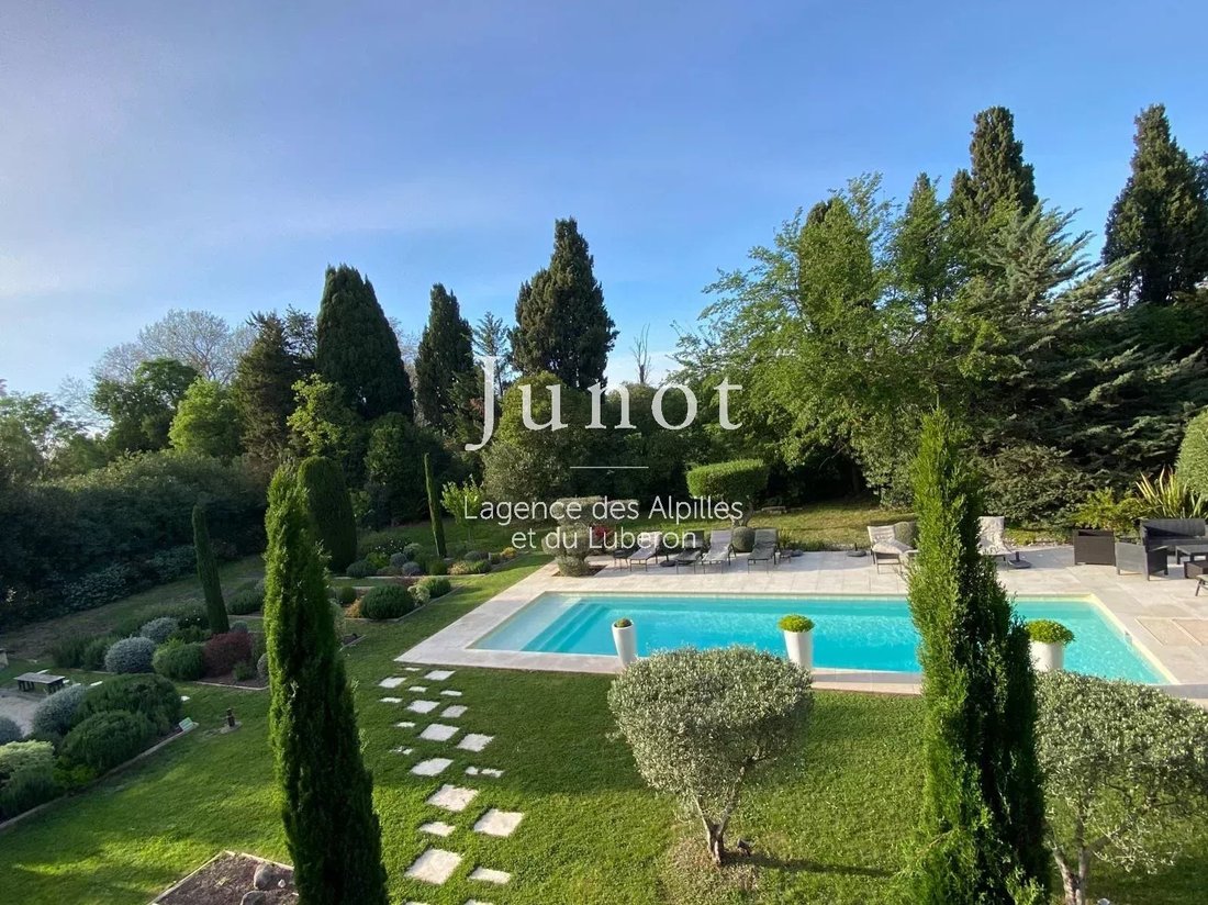 Country House in Saint-Rémy-de-Provence, Provence-Alpes-Côte d'Azur, France 2 - 15301720