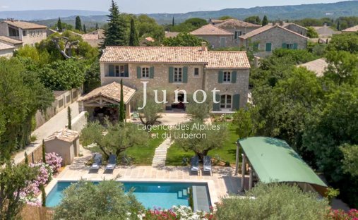Country House in Eygalières, Provence-Alpes-Côte d'Azur, France 1