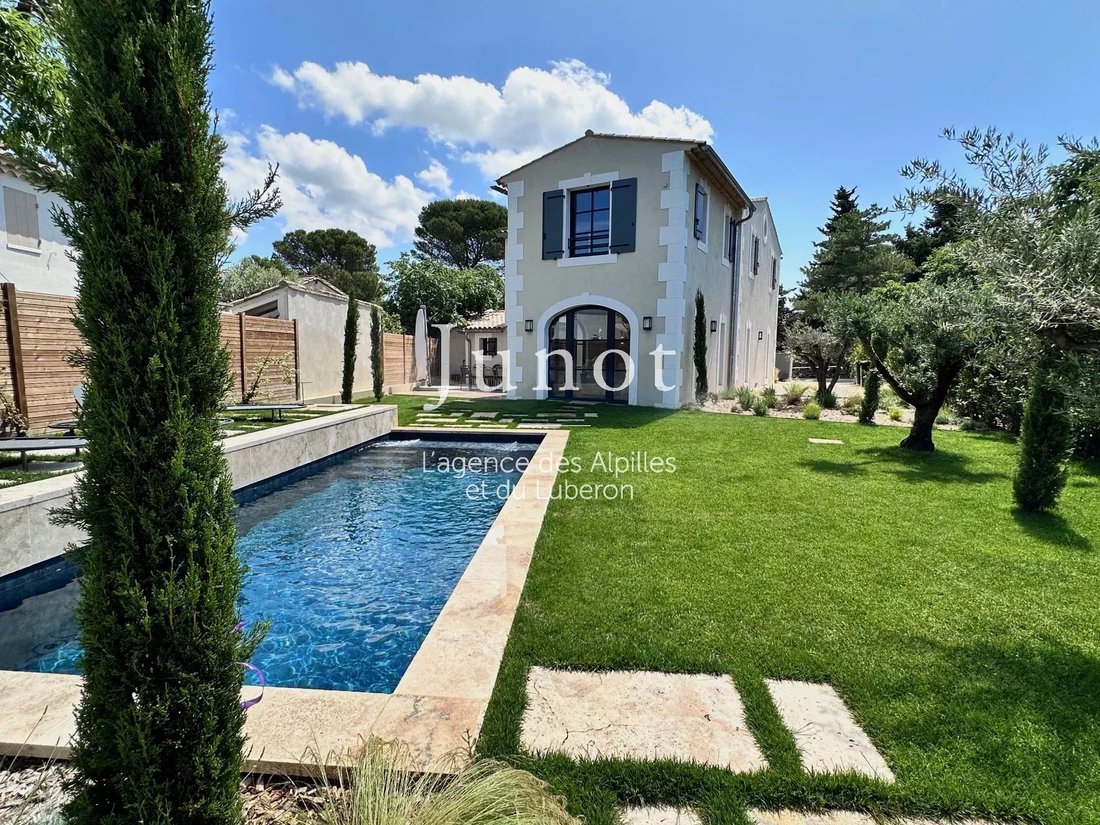 Villa in Eygalières, Provence-Alpes-Côte d'Azur, France 1 - 15936414