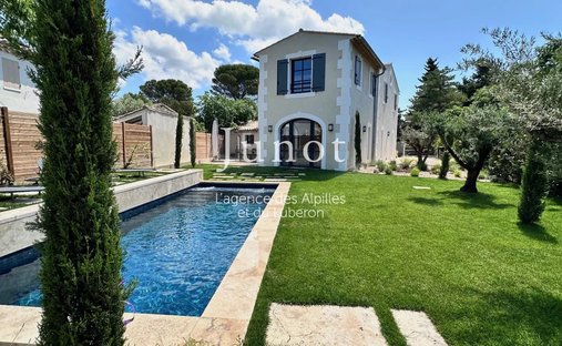 Villa in Eygalières, Provence-Alpes-Côte d'Azur, France 1