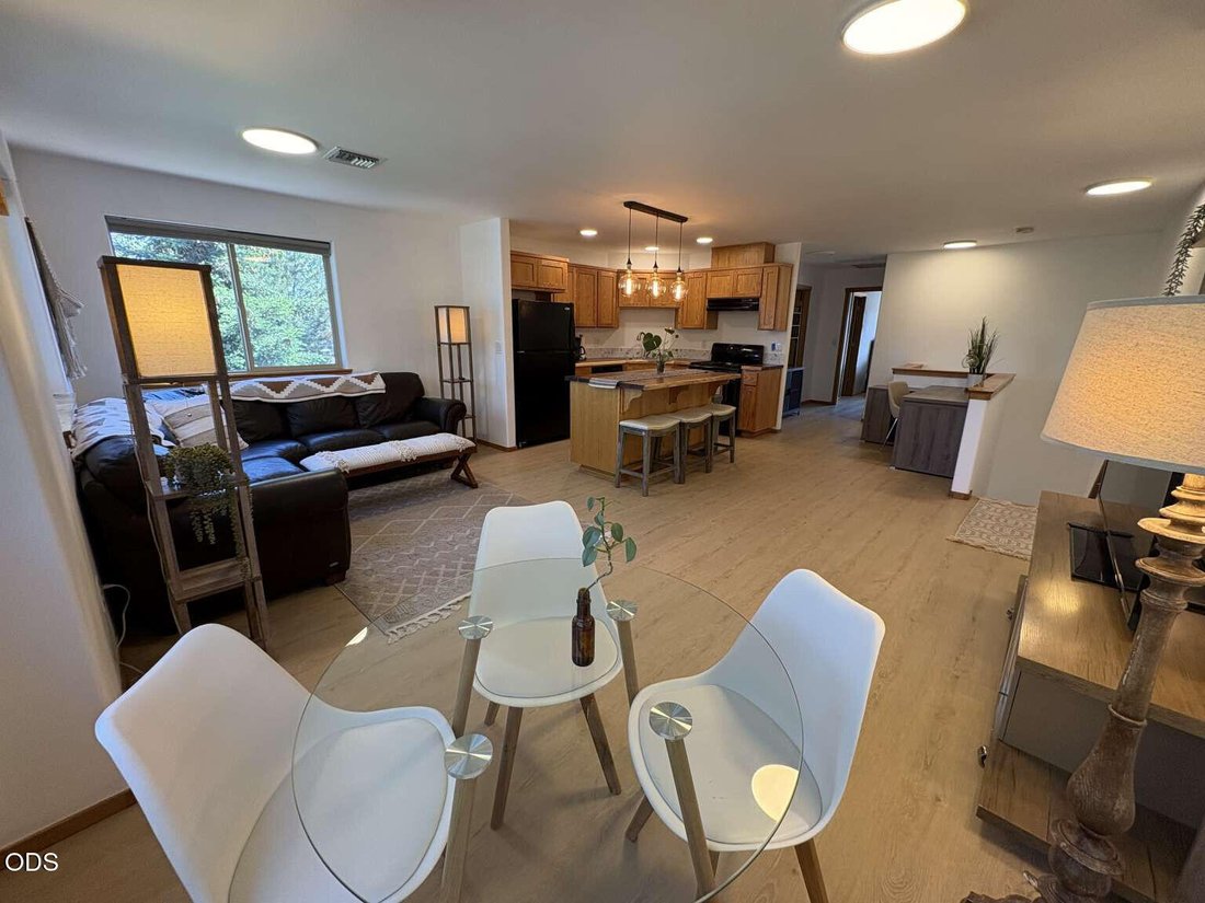 Apartment in Bend, Oregon, United States 2 - 18523780