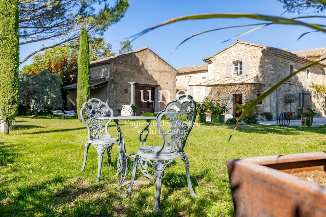 Country House in Ménerbes, Provence-Alpes-Côte d'Azur, France 3 - 13686699