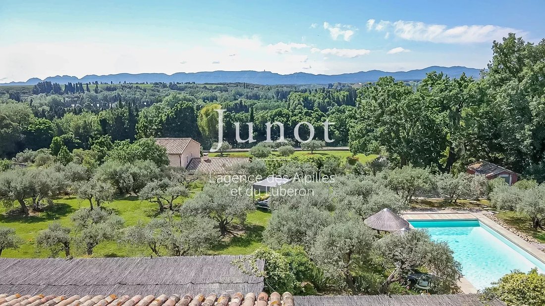 Country House in Saint-Rémy-de-Provence, Provence-Alpes-Côte d'Azur, France 2 - 15652964