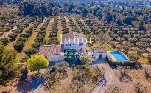 Country House in Maussane-les-Alpilles, Provence-Alpes-Côte d'Azur, France 1