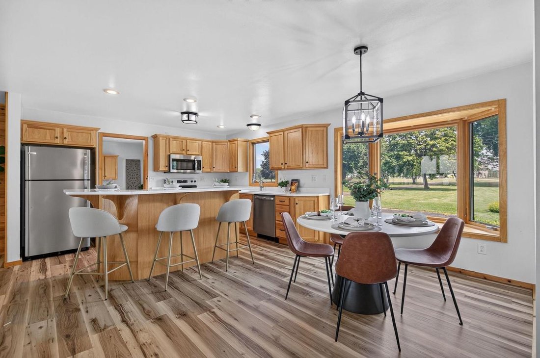 House in Oshkosh, Wisconsin, United States 5 - 18524040