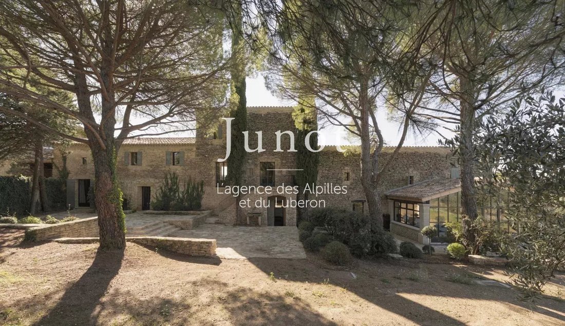 Country House in Gordes, Provence-Alpes-Côte d'Azur, France 3 - 14895712